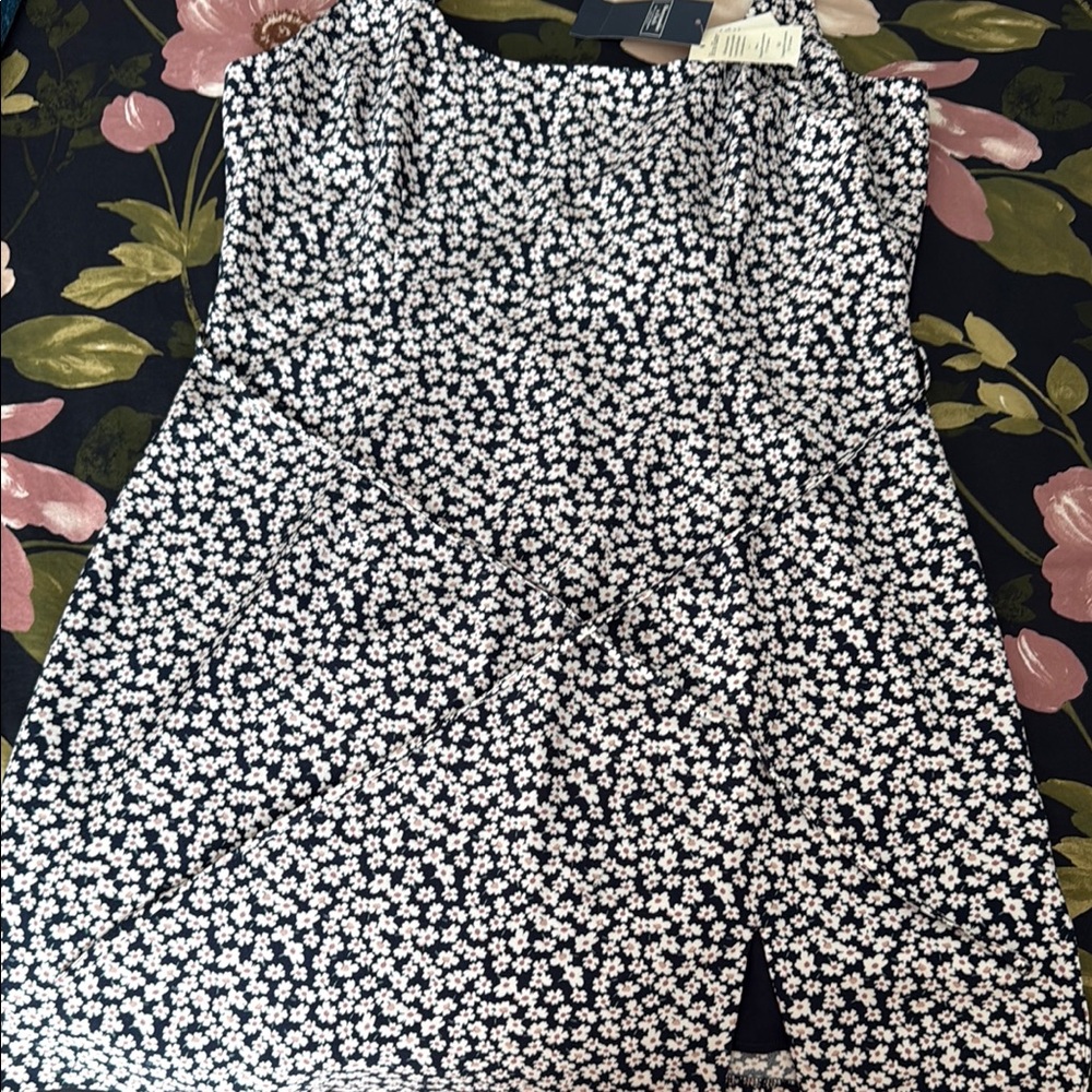 Floral Sleeveless Top in Navy and White